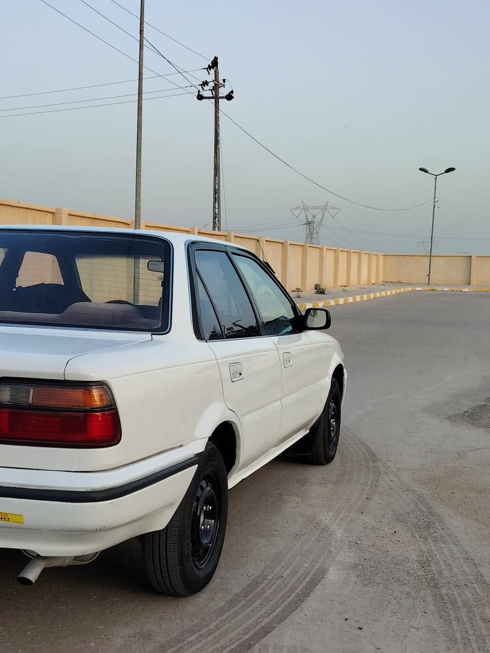 السلام عليكم سياره كورلا مديل ٩٢ السياره جاهزه حداده تخم تاير تبريد كهربايات كلها شغاله السياره الف دينار ما ذب عليها رقم انكليزي مكان السياره البصرة القرنه الشرش ***********
