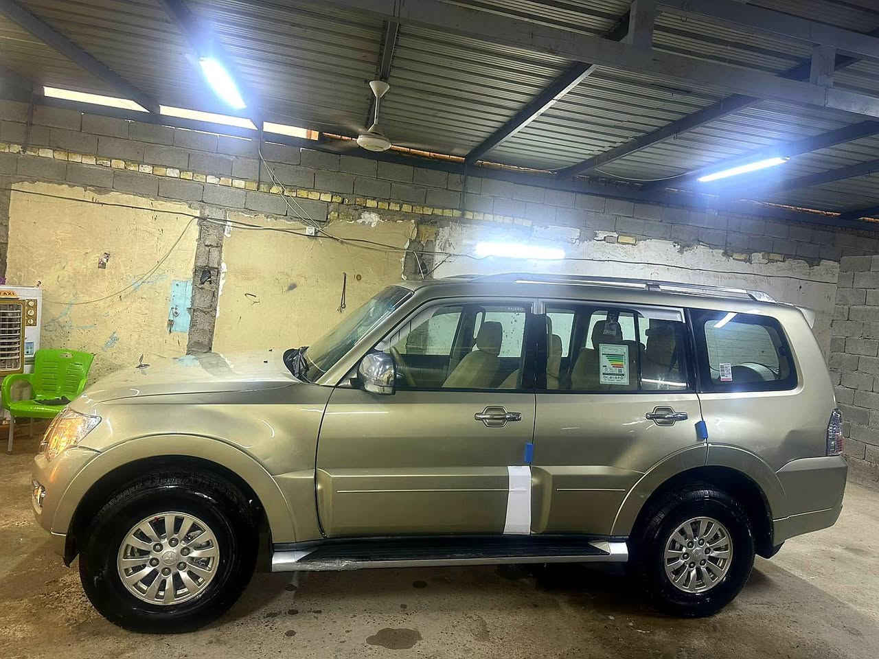 السلام عليكم سياره باجيرو موديل 2010خليجي مواصفات نص فول محرك 3000سياره جاهزه حلوه محرك كير صدر تبريد تخم تاير مكفولة رقم بغداد بسمي سعر 123$بيه مجال بصيط العنوان بغداد الامين شارع نواب النتصال ***********
