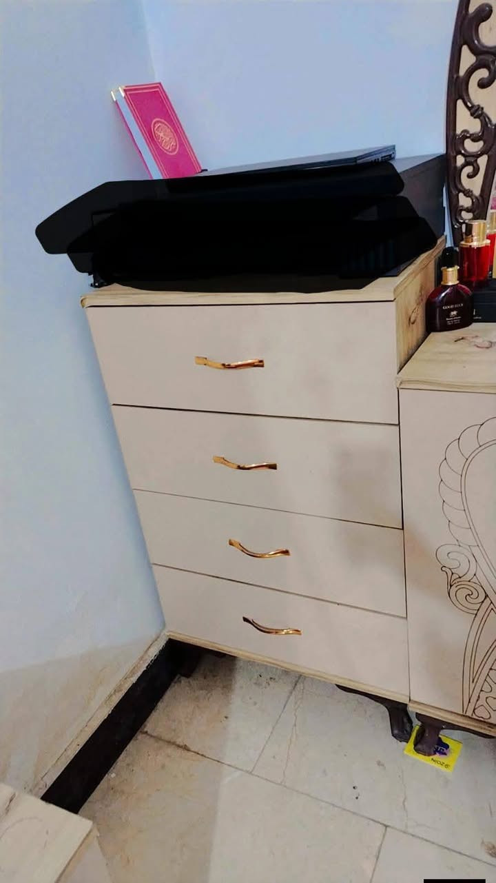 غراض للبيع
جنط عدد 2 باقيات + غرفه تركيه الاصليه الثقيله 
برده قياس 3×4 / رقم ***********
الاستفسار اكثر خاص
