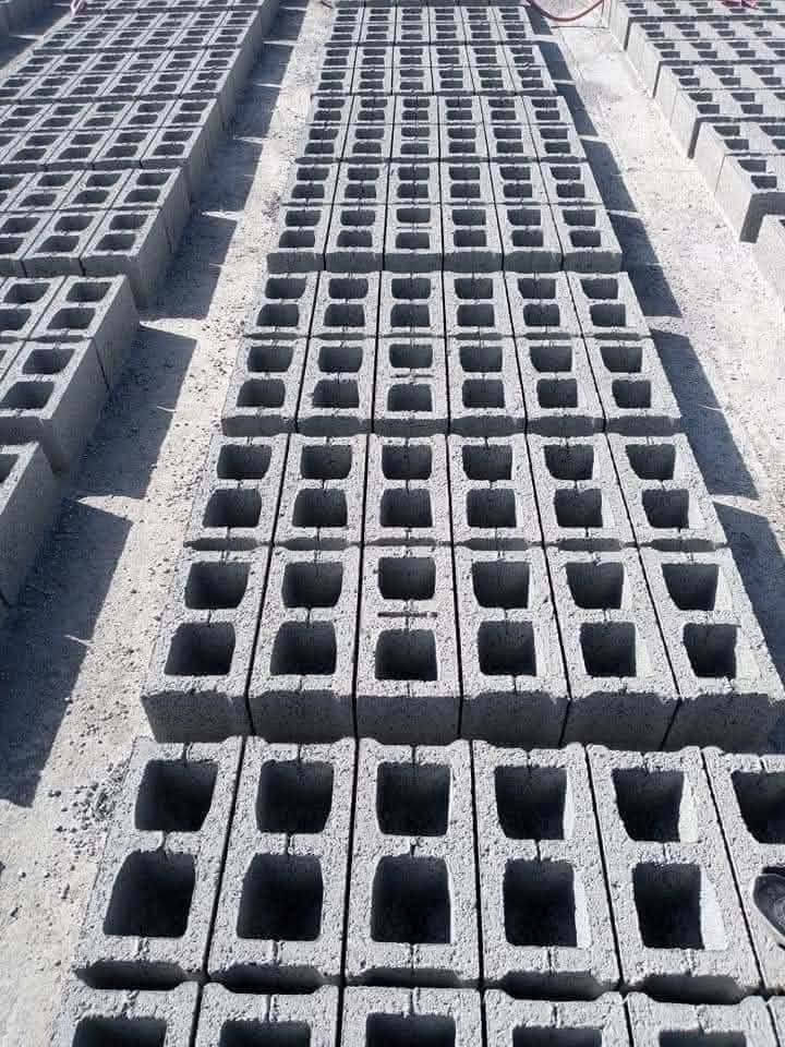 يتوفر بلوك قلاب ثقيلة درجة اولى( الاسمنت 2كيلو)  العنوان الباوية سعر 1000بلوك440 مطروح بالمعمل بدون توصيل  ويوجد توصيل( بالرافعة او الوري)ب اسعار مناسبة جدا  ل كافة مناطق ديالى وبغداد 
للاستفسار ‏‪0777 221 3128‬‏واتساب فقط
