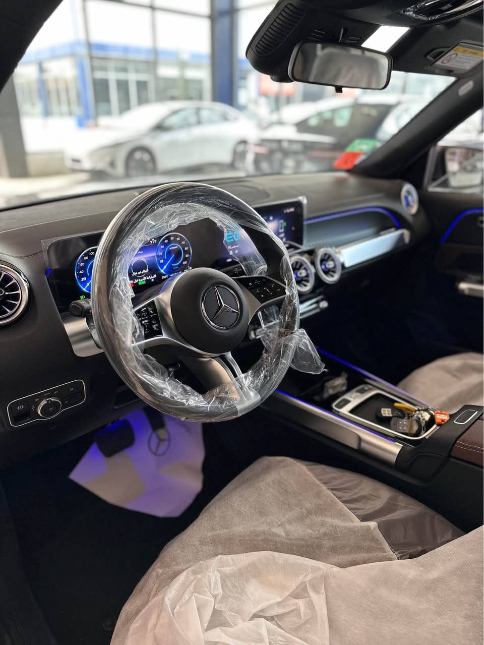 🚗 مرسيدس بنز AMG EQB 260
📅 موديل 2025
🔋 سيارة كهربائية بالكامل

💰 **السعر: 32,000 دولار شامل الترقيم**

⚡ **التسارع:** 0 – 100 كم/س خلال 8.8 ثواني
🔋 **سعة البطارية:** 73.5 kWh
📍 **مدى القيادة:** حتى 600 كم بالشحنة الواحدة

✨ **المواصفات:**
✔ قوة المحرك 190 حصان
✔ عزم 385 نيوتن متر
✔ سرعة قصوى 160 كم/س
✔ دخول وتشغيل بدون مفتاح
✔ شاشة مزدوجة + نظام MBUX الذكي
✔ كاميرات وحساسات 360°
✔ فتحة سقف بانورامية
✔ إضاءة داخلية متعددة الألوان
#CarsForSale #ElectricCar سميل, دهوك


**إذا كنت صاحب هذا الإعلان وتريد حذفه لأي سبب، رجاءا أرسل رسالة إلى الدعم الفني**
