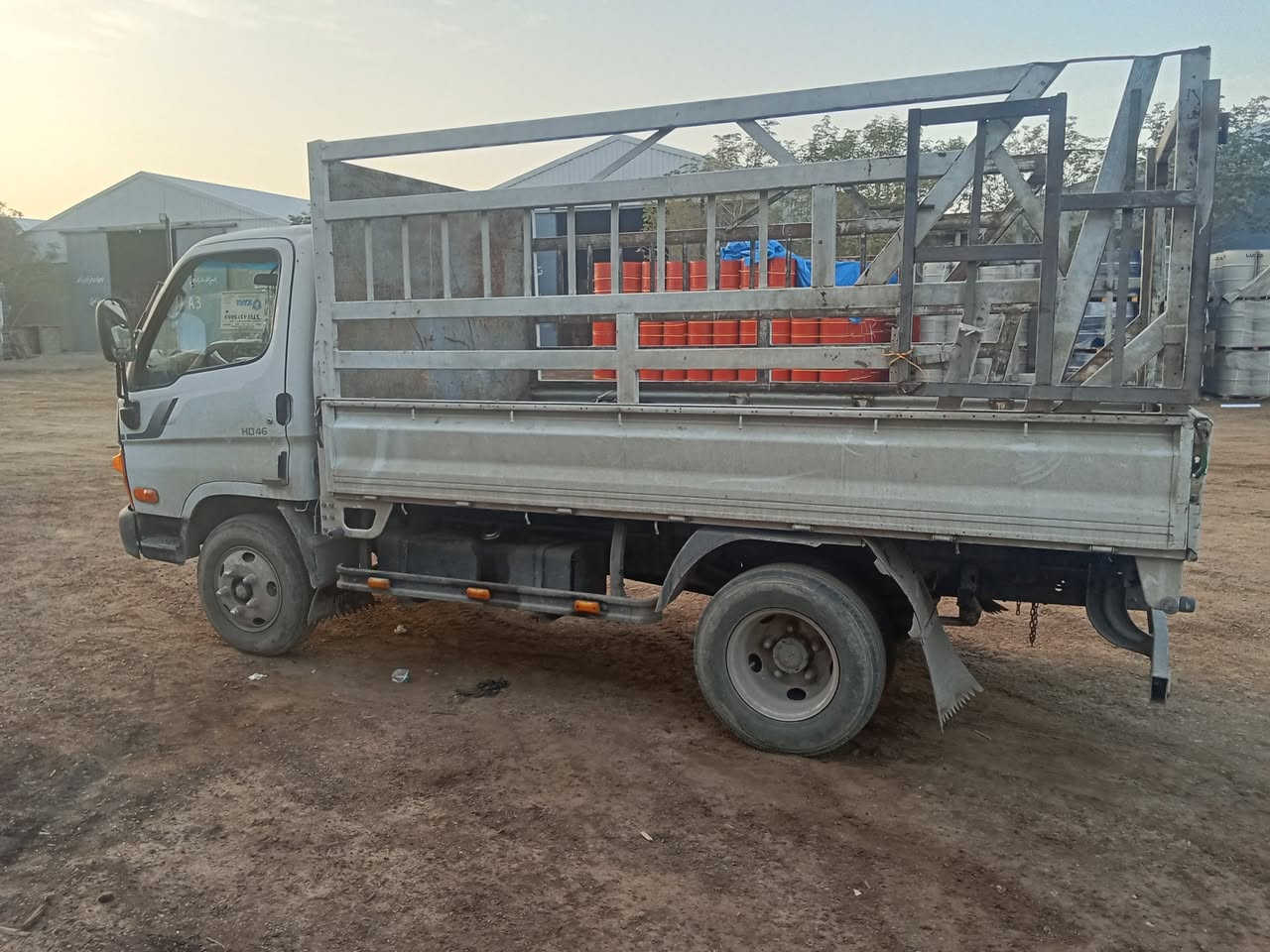 سلام عليكم كنتره هوداي بترموديل 2009/رقم بغدادمكان سياره مدينه صدر.....رقم الهاتف ***********
