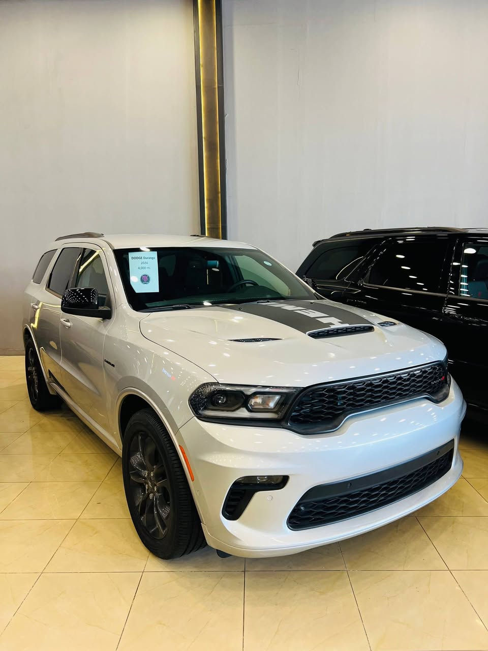 بەخێربێن -Welcome-مرحبا بيكم
النوع: دوج
الموديل: دورنكو R/T
سنة الصنع: 2024
المحرك: 8 سلندر 
ناقل الحركة: اتوماتيك 
الحالة سيارة: كلين تايتل 
عدد الميال:4000 مايل  
الون: سلفر 
———————————————
مواصفات:
شاشة كبيرة 
مقاعد كهرباء و خزن
باب خلفي كهرباء 
تشغل عن بعد
مثبت سرعةً
مقاعد تدفئة 
داخل سيارة اسود 
ستيرن تدفئة 
حساسات 
كاميرا خلفي 
مقاعد شامواه 
المرآة كهرباء و هيتر 
نظام دفع رباعي 
ضواء زنون اضائة ليد LED

———————————————
السعر :32000$ بيها مجال 
سيارة بدون رقم تترقم رقم شمال 
———————————————
مكان : معرض ام كي موتور MK motors
موقع : اربيل شارع 100 متري
قريب ترافلايت مخمور
———————————————
للتواصل و استفسار 
***********
