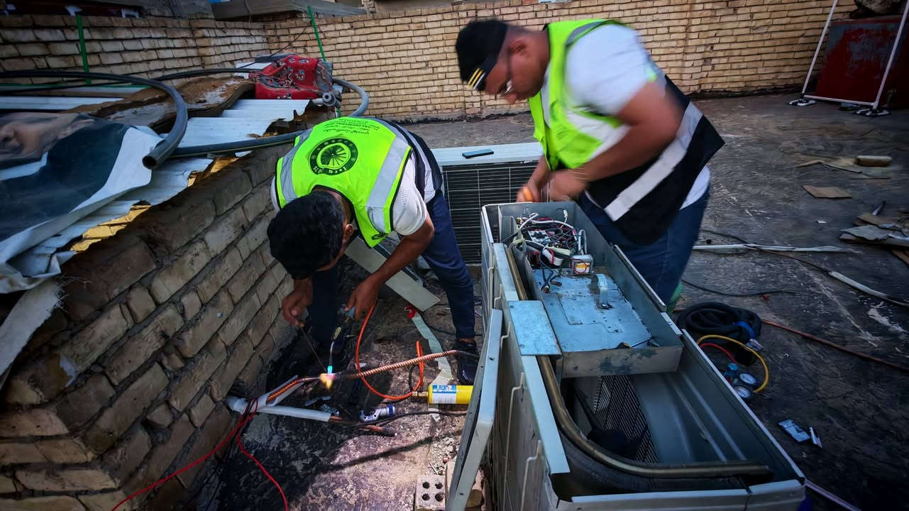 🛠️ من واقع مواقعنا | كادر الإسراء الهندسي
بفضل الله وتوفيقه، أنجز كادر مكتب الإسراء الهندسي لخدمات التكييف والتبريد أعمال الصيانة الدورية وإصلاح منظومة التبريد في منطقة الشعلة.
🔹 تفاصيل العمل:
نوع الجهاز: سبلت كنتوري (نظام عمودي).
الإجراءات المتخذة: إجراء أعمال اللحام الدقيقة وصيانة المنظومة بالكامل وإعادة تشغيل الجهاز بكفاءة عالية وضمان استقرار الأداء.
💬 الحمد والشكر لله دائماً وأبداً على توفيقه.. مستمرون في تقديم أفضل الحلول الهندسية لراحتكم.

📞 للتواصل والاستفسار:
الهاتف:
***********
***********
العنوان: بغداد - الغدير - قرب مخابز القمح
📍 مكتب الإسراء الهندسي | خياركم الأمثل لراحة تدوم.

#مكتب #الإسراء #الهندسي #خدمات #التبريد #والتكييف
