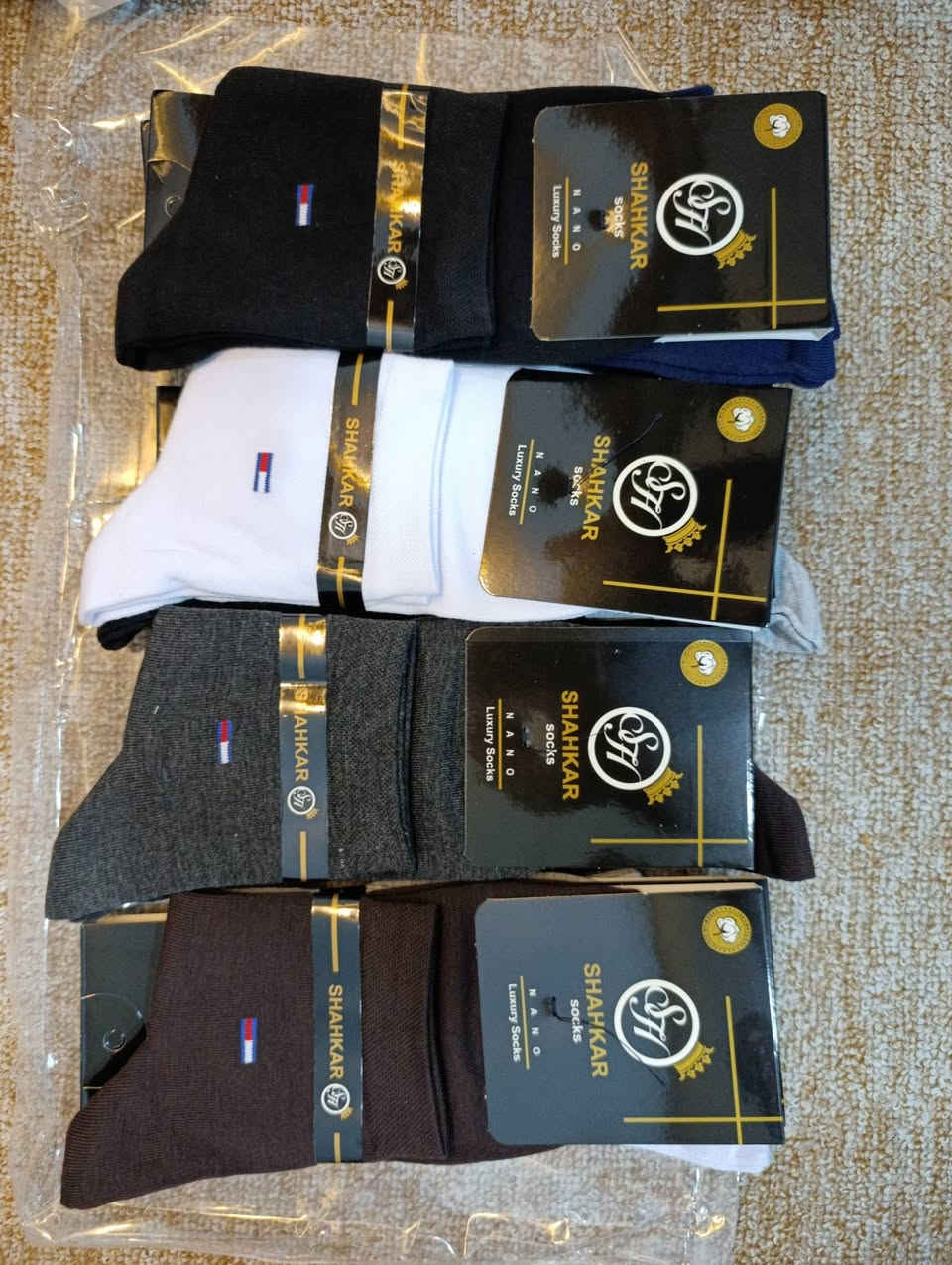 جوارب رجالي كوليتى عالى درزن ١٢عدد سعر درزن 5500اقل كميه 25درزن طوصيل اكو كل محافظة  عيراق واتصاب ***********
