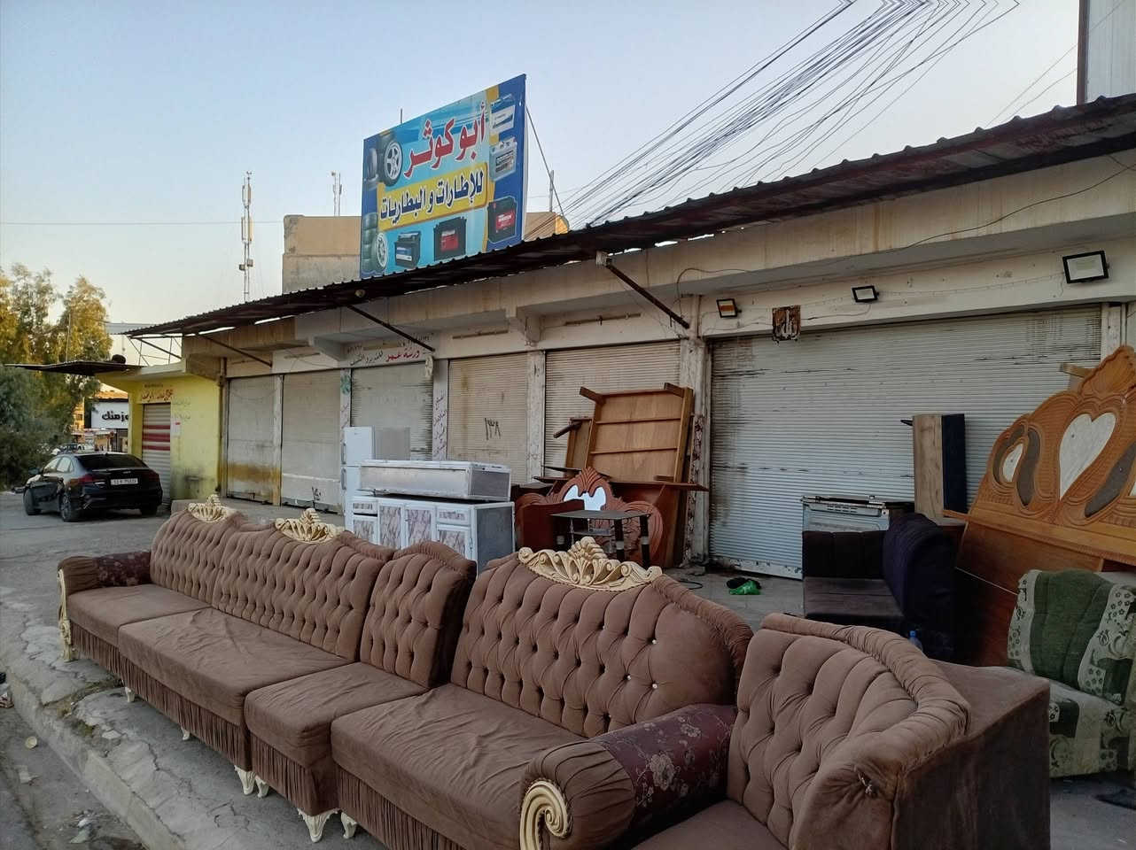 للبيع شقة منفردة تجاريه ملك صرف من الشرعي مساحتها أكثر من ٢٠٠ متر تحتوي ع ٧ محلات ٠٠للتواصل***********
