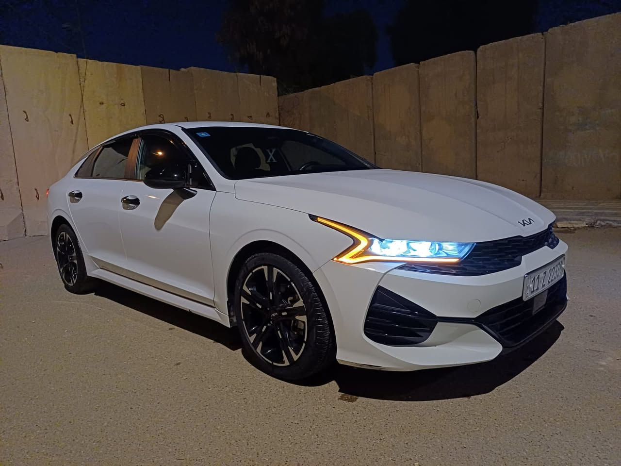 السلام عليكم 

 2024   K5
 
جيتي لاين فول مواصفات 
لون ابيضّ مميز 
سياره جديده وحلوه 
داخل احمر بدون ايرباك فقط برده 
مبدل بيه فقط باب وبيها كلير الجاملق الأمامي من امريكا 
ماشيه 29الف 
دخول جديد سياره 
كلش حلوه سياره 

مكاني بغداد 
والسعر 178وبيه مجال 
الاستفسار ع هاذ رقم 
***********
