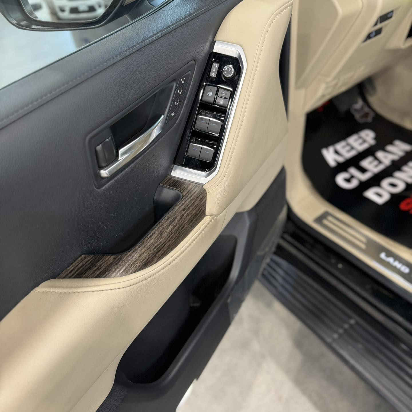 🚙🔥 Toyota Land Cruiser – وكالة SAS

الفخامة والقوة بأسطورة اللاندكروزر 👑💪

✔️ فئة VX فول مواصفات
✔️ محرك 3500 توين تيربو
✔️ ماشية 61,000 كم
✔️ وكالة SAS
✔️ مكفولة كفالة عامة
✔️ أداء جبار وراحة استثنائية

✨ سيارة تجمع بين الهيبة، التكنولوجيا والقوة بكل الطرق

📍 متوفرة لدى شركة علي الشيباني لتجارة السيارات
بغداد – الكاظمية – جكوك قرب مرور الكاظمية

📞 للحجز والاستفسار:
***********_***********

🔥 فرصة مميزة لعشاق اللاندكروزر الفخم… لا تفوتها #علي_الشيباني #جيتور #Jetour_T2 #عروض_السيارات #علي_الشيباني_لتجارة_السيارات #لاندكروزر #كراون_ماجستة #وكالة_المنصور #جيب_لمتد #بأعلى #RangeRover #باترول_2023 #تويوتا #Prado2022 #4x4 #تويوتا #تويوتا #4x4 #محرك_4000 #Yukon2025 #عروض_مستمرة #عروض_مستمرة #باترول_2026 #عروض_مستمرة

