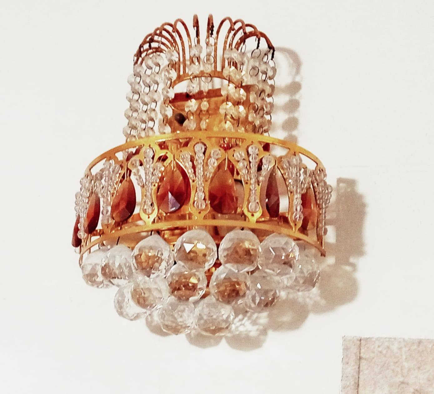 ثريات حجم كبير مكان البنوك سعر١٥٠ وبيها مجال اتصل ع الرقم ***********
