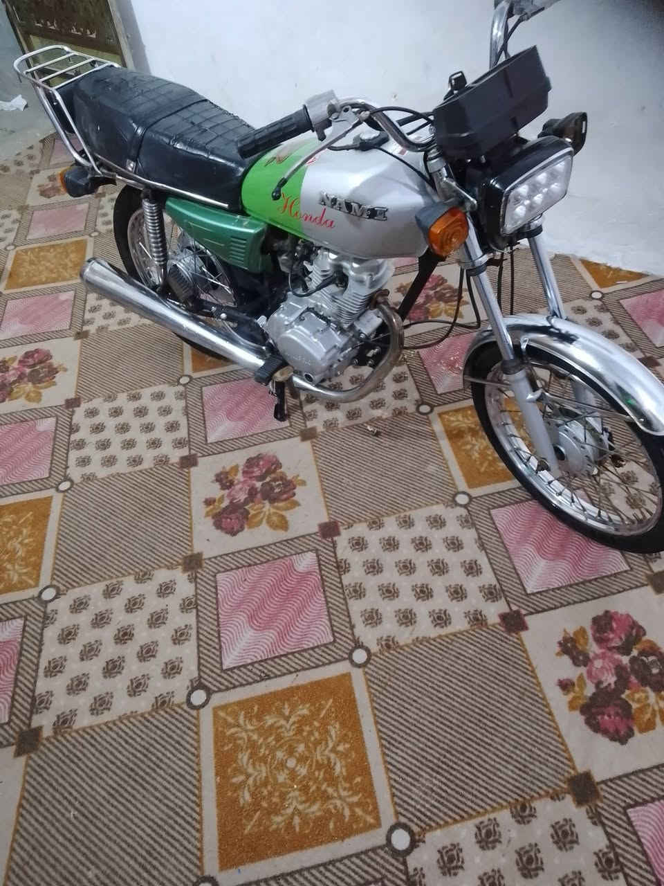 دراجه نامه امتياز للبيع أوراق موديل 22 نضيفه كلش وكله شغاله مانقصه شي السعر 850 مكاني بالزبير
اتصال *********** 
واتساب ***********
