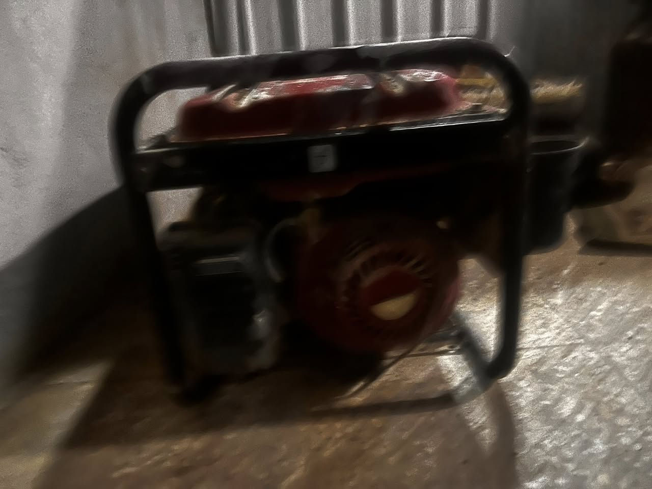 السلام وعليكم مولده  أخت الجديده كلش انصح بيه كلش اقتصاديه انصح الكل تشتريه تاخد كلش قليل بنزين  متروكه ابد ما مستخدمه يمكن ٣مرات بالزايد مستخدمه يعني لقطه مكان بابل سعر ١٥٠وبيه مجال قليل وتدللون عليه


**إذا كنت صاحب هذا الإعلان وتريد حذفه لأي سبب، رجاءا أرسل رسالة إلى الدعم الفني**