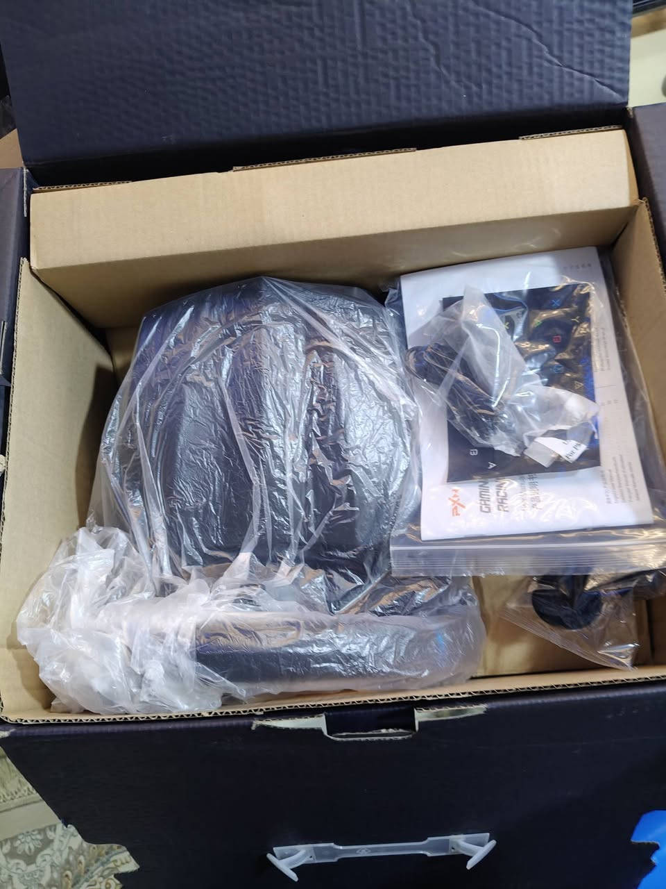 دركسون V9 جديد غير مستخدم
سعره 100الف متوفر توصيل جميع المحافضات 
***********
