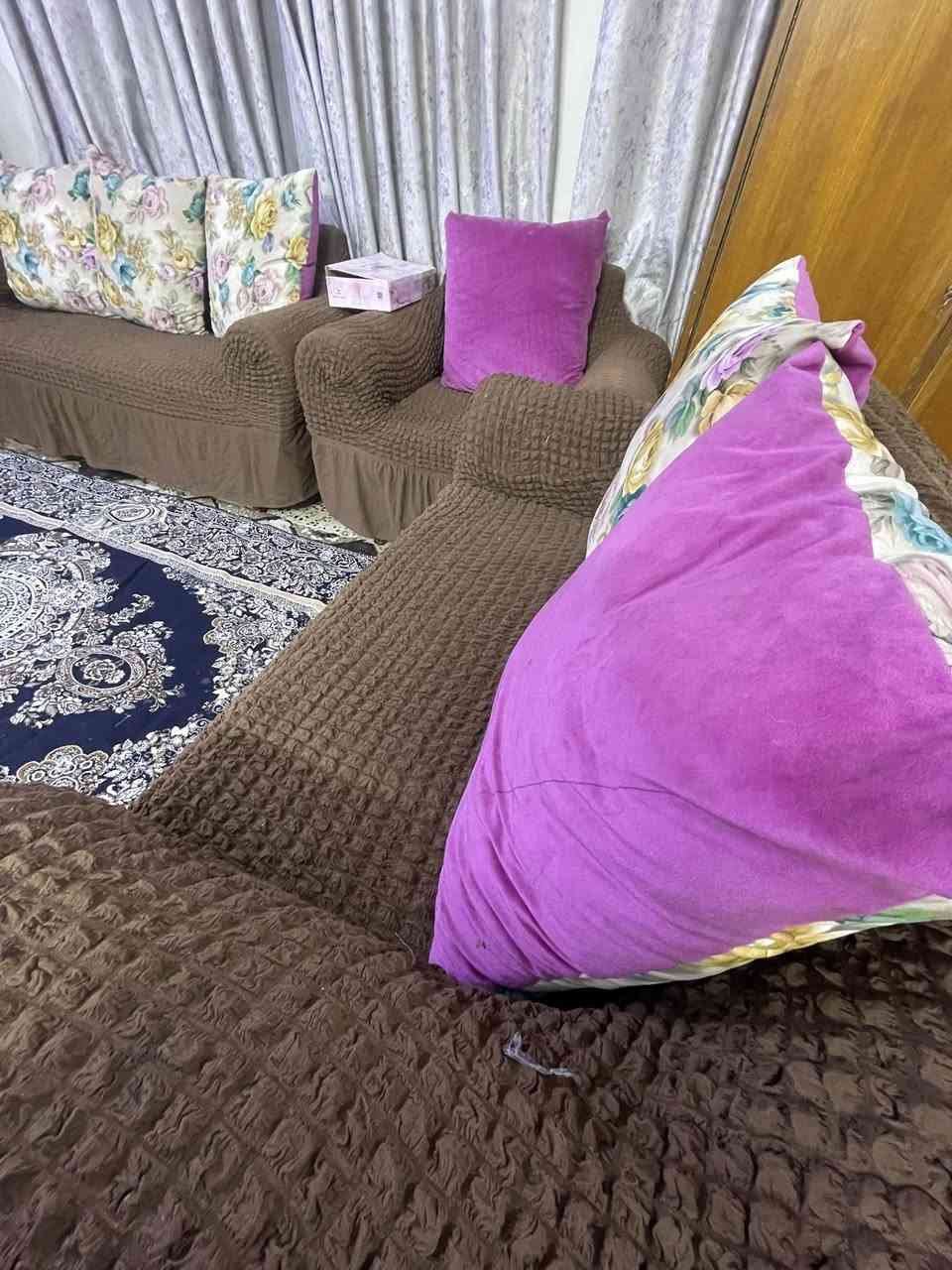 تخم ١٠ مقاعد مع تلبيسة 
لون تخم مورد وتركوازي 
مورد 
نفس لون الكوشات  المقاعد نفس الكوشات 

سعر تخم وتلبيسة  ٣٥٠ تاخذين تخم وتلبيسة سوا 
مابي اي عيب ولا نازل ولا متحرك 

مأخذي مليون وربع بس عدهم تحويلة ودايبيعون


**إذا كنت صاحب هذا الإعلان وتريد حذفه لأي سبب، رجاءا أرسل رسالة إلى الدعم الفني**