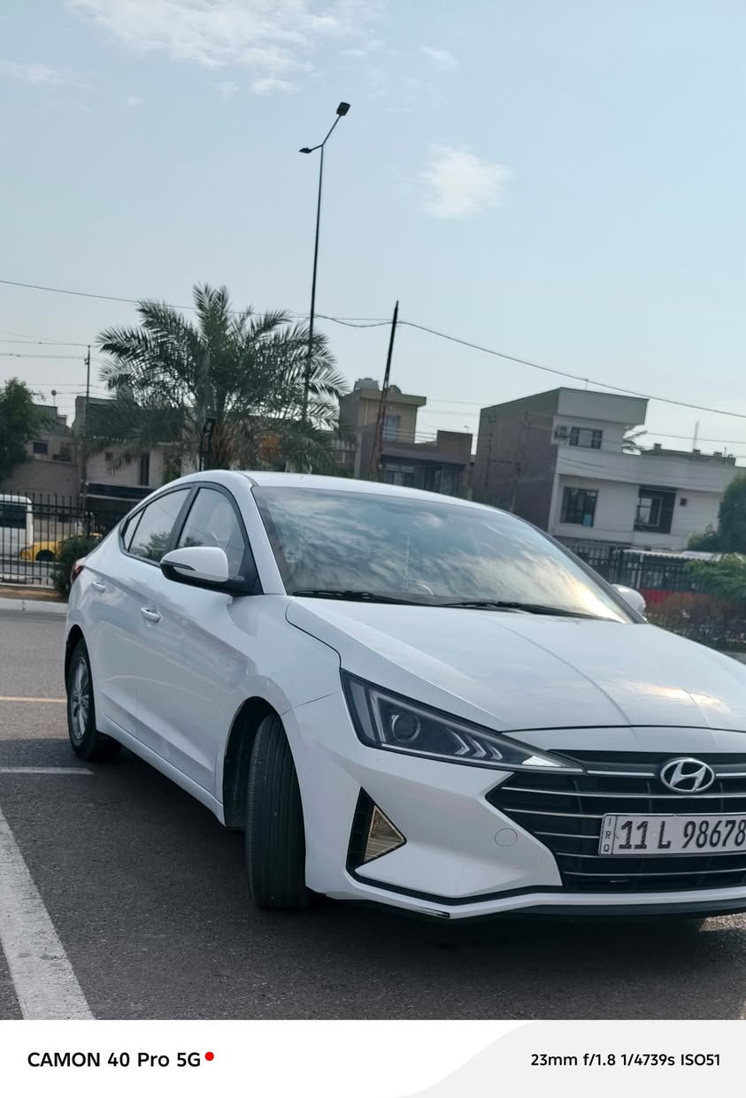 السلام عليكم
النترا افانتي للبيع محرك 1600
سيارة مكفولة من الضربة و الصبغ سيارة جديدة بمعنى الكلمة 
داخل جلد بلادي 
التحكم جهتين ستيرن 
اشارة بالمري 
حساسات خلفية 
تخم تاير جديد
باتري جديد
سيارة مابيها اي نقص و احلى من الصور 
السعر 140 وبي مجال حق الجية 
العنوان / بغداد البياع 
‏‪***********‬‏  واتساب
