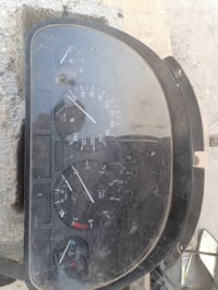 اخوان هذن الغراض للبيع البطاين مال 700ولساعة ماعرف مال يا سيارة رايدهن...