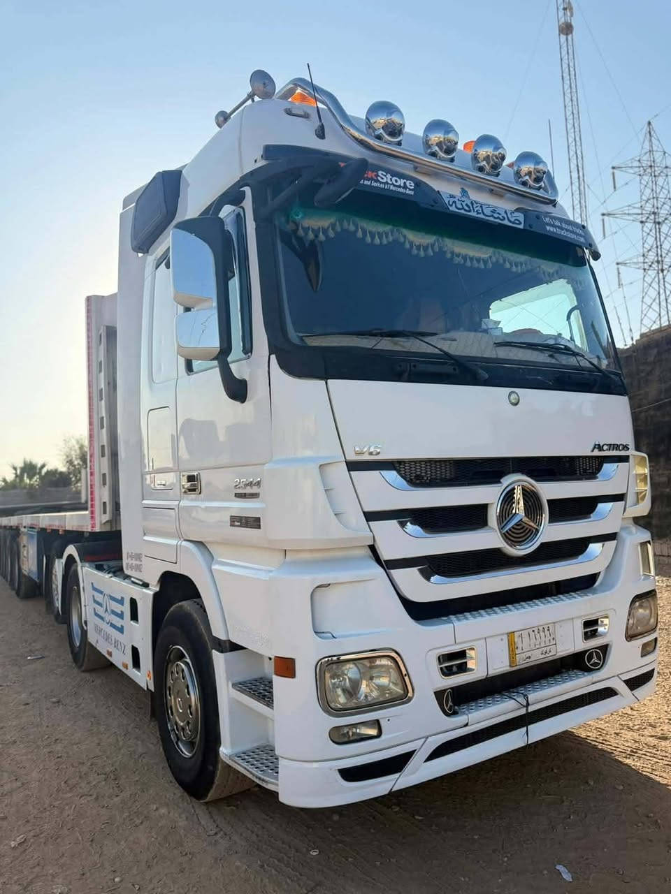 سلام عليكم للبيع اكتروس سنكل خلفي موديل 2004 ريتايدر تبريد رقم كركوك شرط التحويل والاضباره عربانه  جوبلس 4 دناكير 2 تعليك محرك بالشرط وكير واكسل وشاصي مكفوله كفاله عامه محدثه حواجب للجماليه دوشمه داخليه سياره جاهزه للشغل  مكانها كركوك السعر 550 وبيها مجال للاستفسار(***********)
