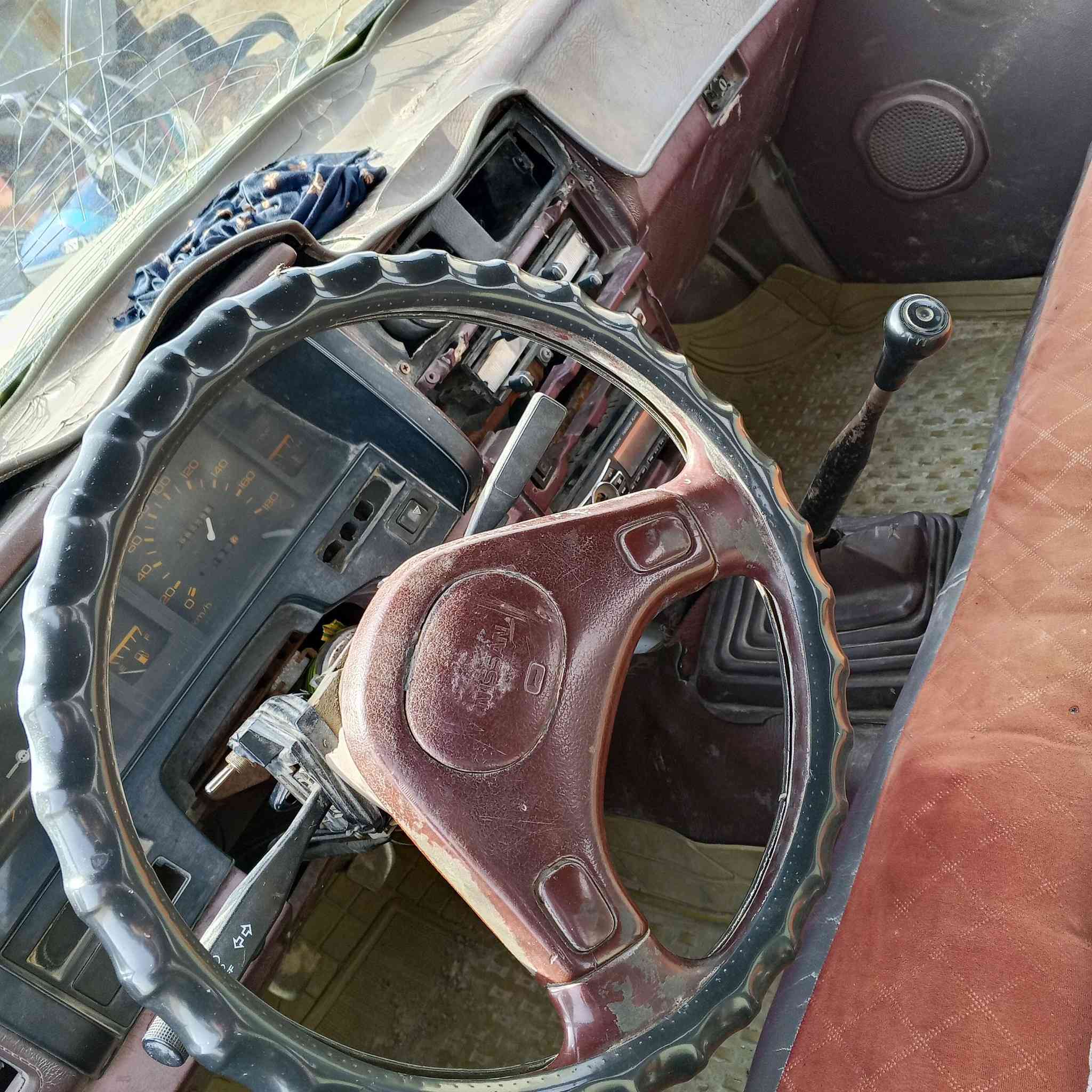 سياره للبيع موديل88 محرك مكفول كير مكفول سنويه ما نافذه ل 28 رقم *********** سعر 27وبيه مجال
