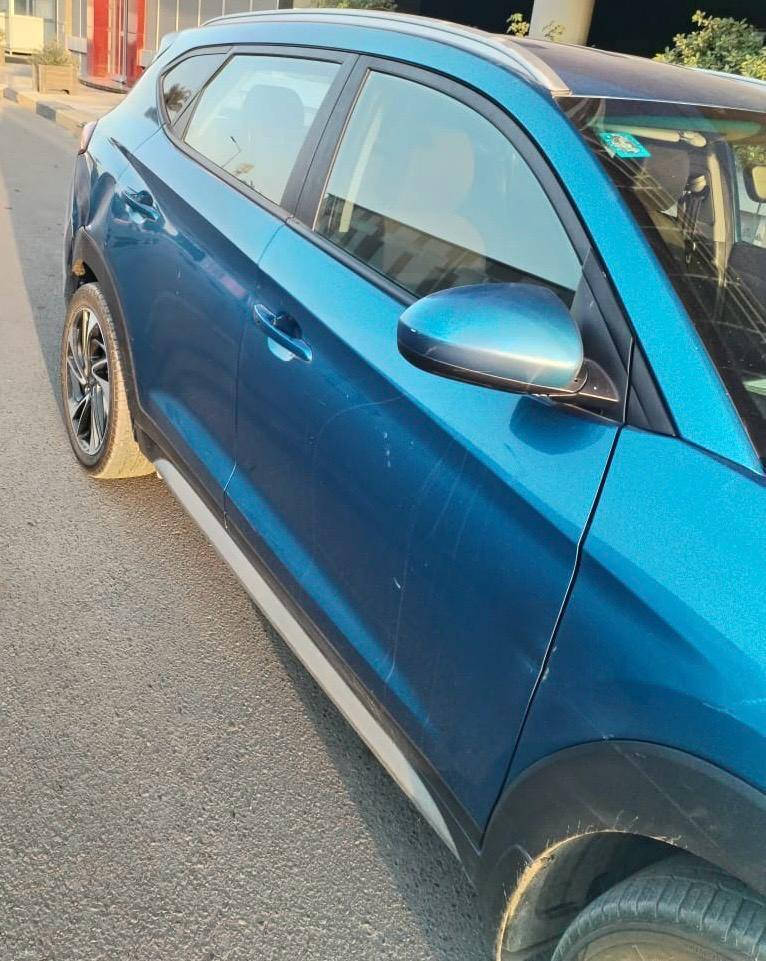 سلام عليكم
توسان 
موديل ١٩
رقم بغداد 
ماشيه ٩ الف ميل
الحادث موضح بل صوره 
المواصفات 
شاشه / كار بلي 
كامره +حساسات 
حجم المكينه:2400
اربعه سلندر 
تحكمات ستيرن 
هاندبريك كهرباء 
رقم:***********
المكان بغداد 
السعر رقم 1 رد تلقائي
