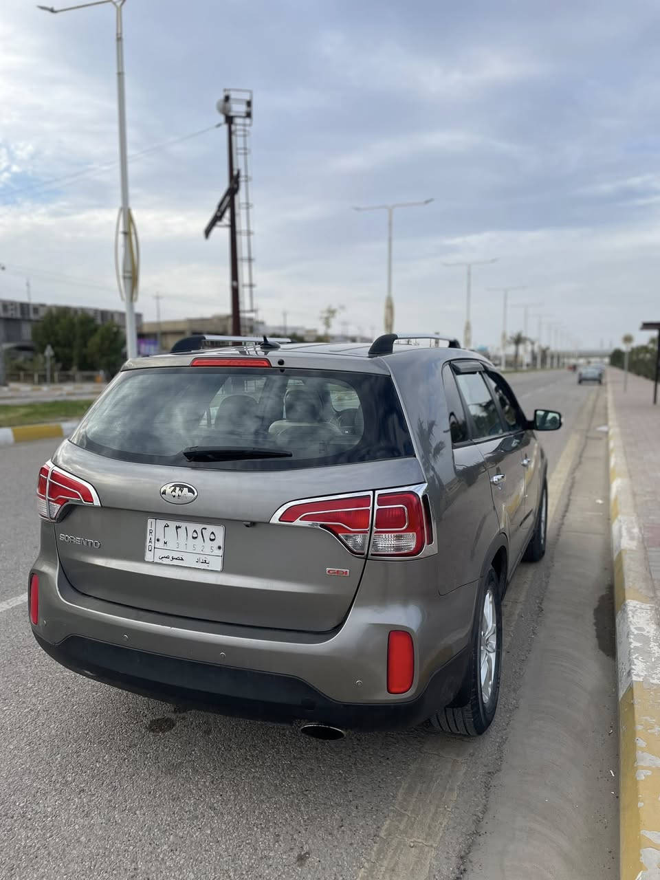 السلام عليكم  سورنتو 2014 امريكي 4 سلندر رقمها بغداد السيارة حادثها جاملغ السكن مبدل نفس اللون وشوية من البنيد صبغ السيارة فتحة وكامرة وحساس كيرها بشرط المحرك بي خيط تبخير بس متنقص عالفحص سعرها 133 وبيها مجال مكانها الفلوجة 
***********
