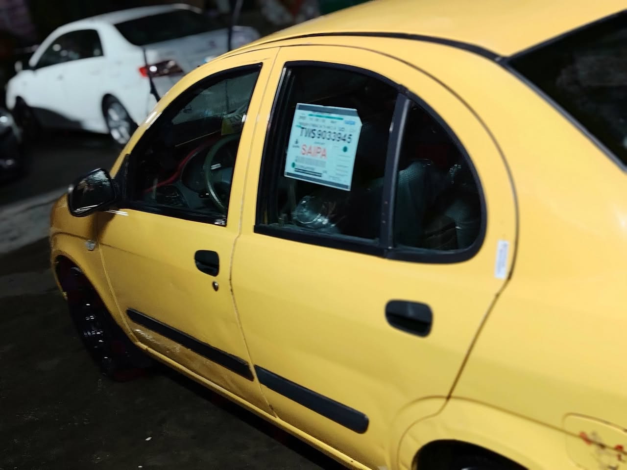 السلام عليكم طيبة 2015  للبيع سياره جاهزه صدر جديد
تخم تاير جديد باتري جديد
مكينه جديده
والكشر موضح بلصور
السعر 39 وبيهه مجال بسيط
مكاني بغداد مدينة الصدر
***********
