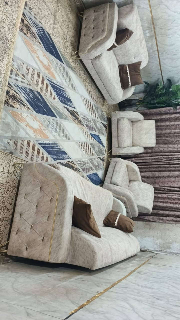 تخم تركي 7 مقعد💺 كلش راقي وثكيل اخو جديد اي ضرر مابي تفحص وتاخذ سعر ,,240,,بي مجال مكان البياع *********** يوجد واتساب
