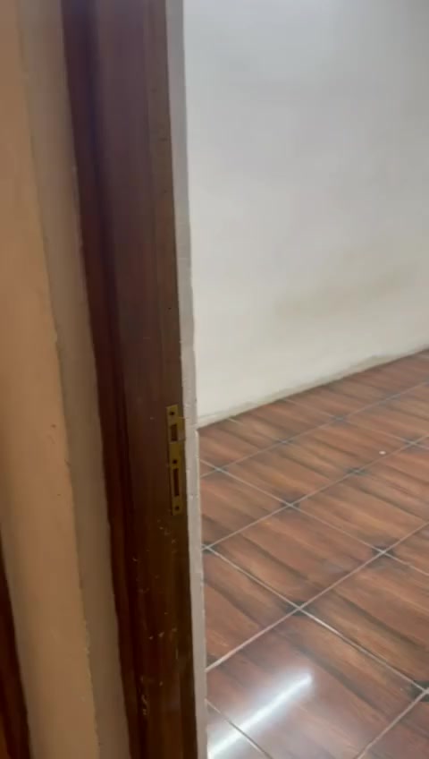 السلام عليكم بيت لبيع موقع مميز الكاظمية الضباط تفاصيل البيت موضحة في الفديو لاستفسار الاتصال على الرقم ***********
