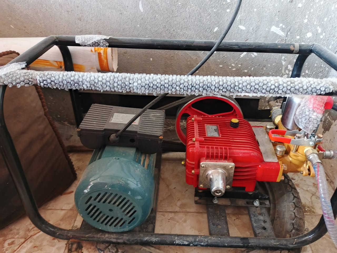 السلام عليكم غراض للبيع
السعر .1100
***********
