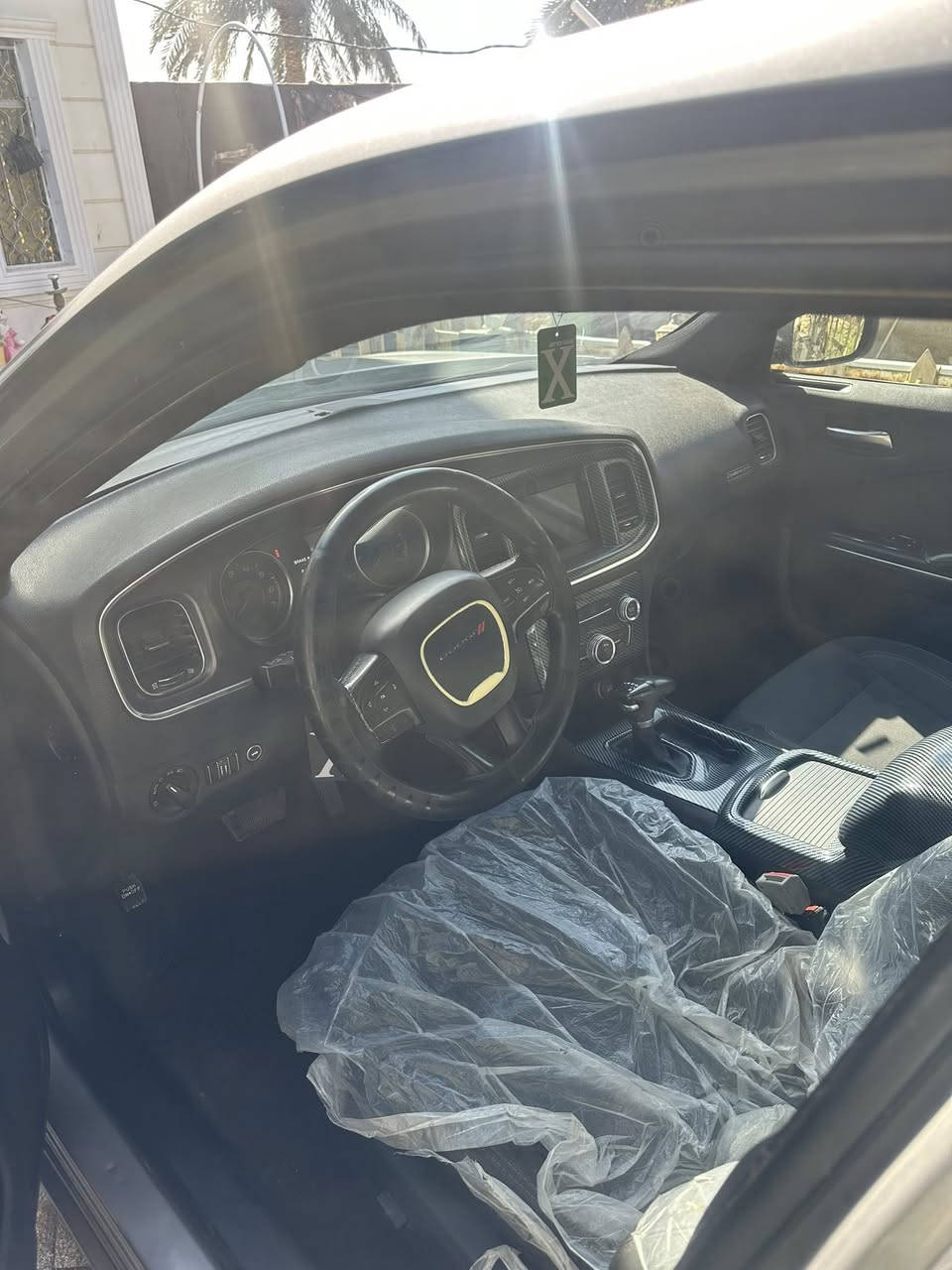 السلام عليكم جارجر 17 اصل
متوىمه وكامله شرط اطلع وين مايعجبك 
كص جنطه 
محرك 3600 
كير 8 نمر 
شاشه + كأمره 
تبريد ثلج 
مابيها نقص 
ويل 20 اصلي + تخم تاير 
باتري جديد 
 السياره تحجي عن نفسها 
السعر 75 وبيها مجال 
الناصريه ***********
