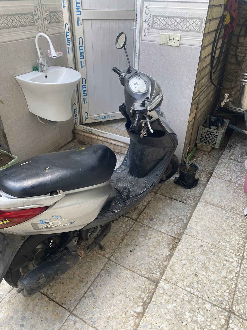 دراجه بريز بغبغاء البيع دراجه مفوله كمينه ما مفتوح بيه برغي السعر 850
رقم واتساب فقط ***********
