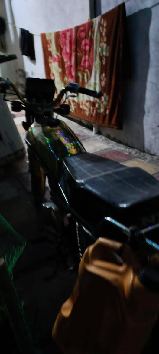 سلام عليكم🔴 بيع مستعجل
اربعه كير نامه مجفته مره وحده
ما بيها بخار والمحرك صوت ناعم شغل درجه اولى الدراجه نضيفه وحلوه مال جناي 
🔴اوراق اصولي الي مكاني نجف 
               🔴 كلشي شغال بيها 🔴هندى واحد تشتغل 📌الي يحب يتفضل خاص 📌


**إذا كنت صاحب هذا الإعلان وتريد حذفه لأي سبب، رجاءا أرسل رسالة إلى الدعم الفني**