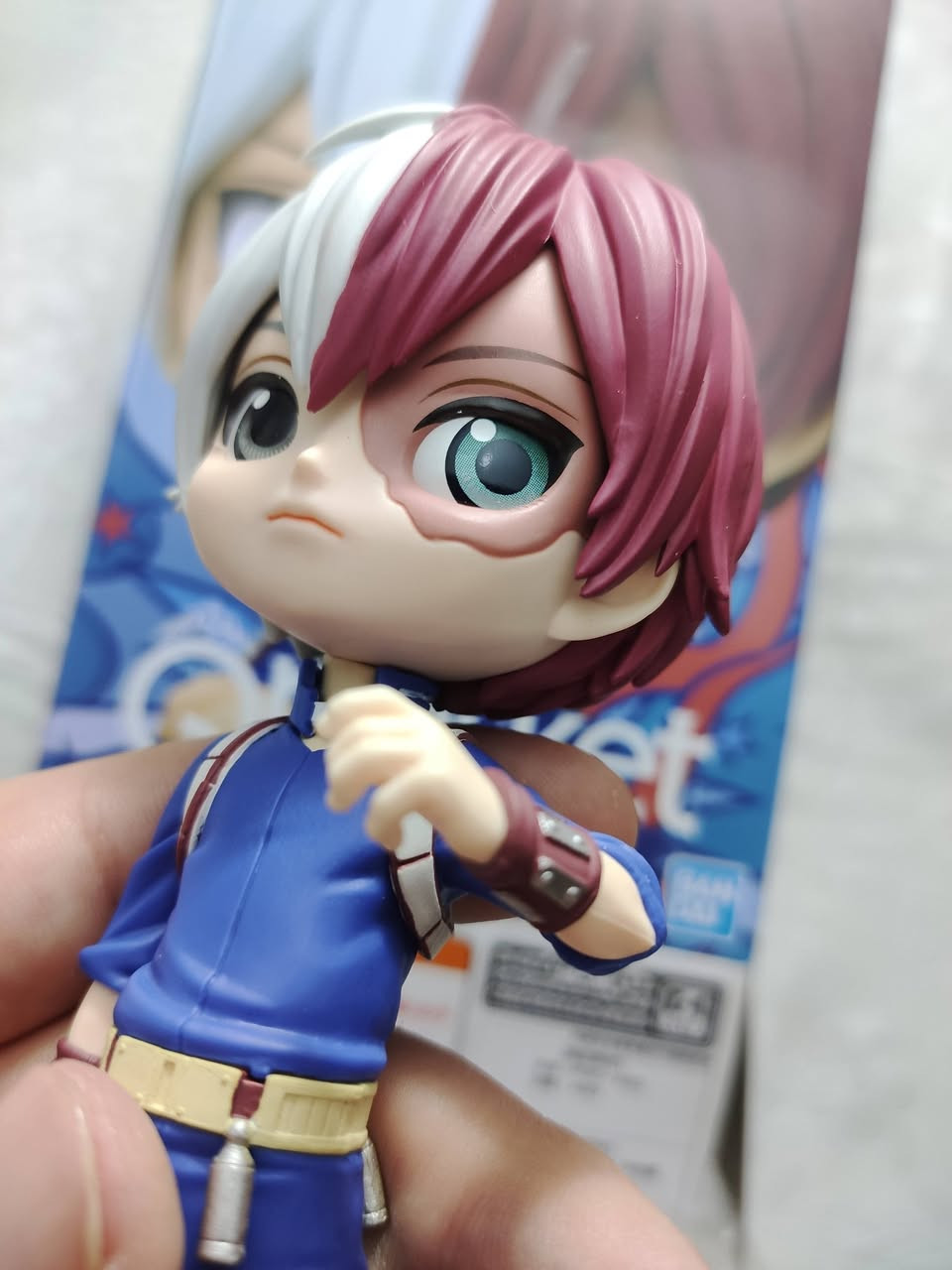 مجسم شخصية شوتو تودوروكي من سلسلة "أكاديميتي للأبطال" (My Hero Academia)
 وهي مجسم صغير من سلسلة Q Posket تنتجه شركة بانبريستو.المجسم مصنوع من مادة PVC ويبلغ طوله حوالي 14 سم.يتميز بتفاصيل دقيقة، بما في ذلك الشعر ثنائي اللون (الأبيض والأحمر) والزي الأزرق الخاص به.


**إذا كنت صاحب هذا الإعلان وتريد حذفه لأي سبب، رجاءا أرسل رسالة إلى الدعم الفني**
