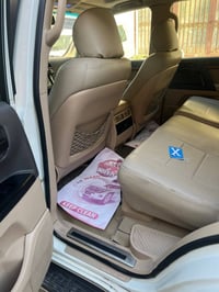 جكساره لاندكروز  2013 للبيع رقم بغداد به صبغ بابين جهة السايق فقط والب...