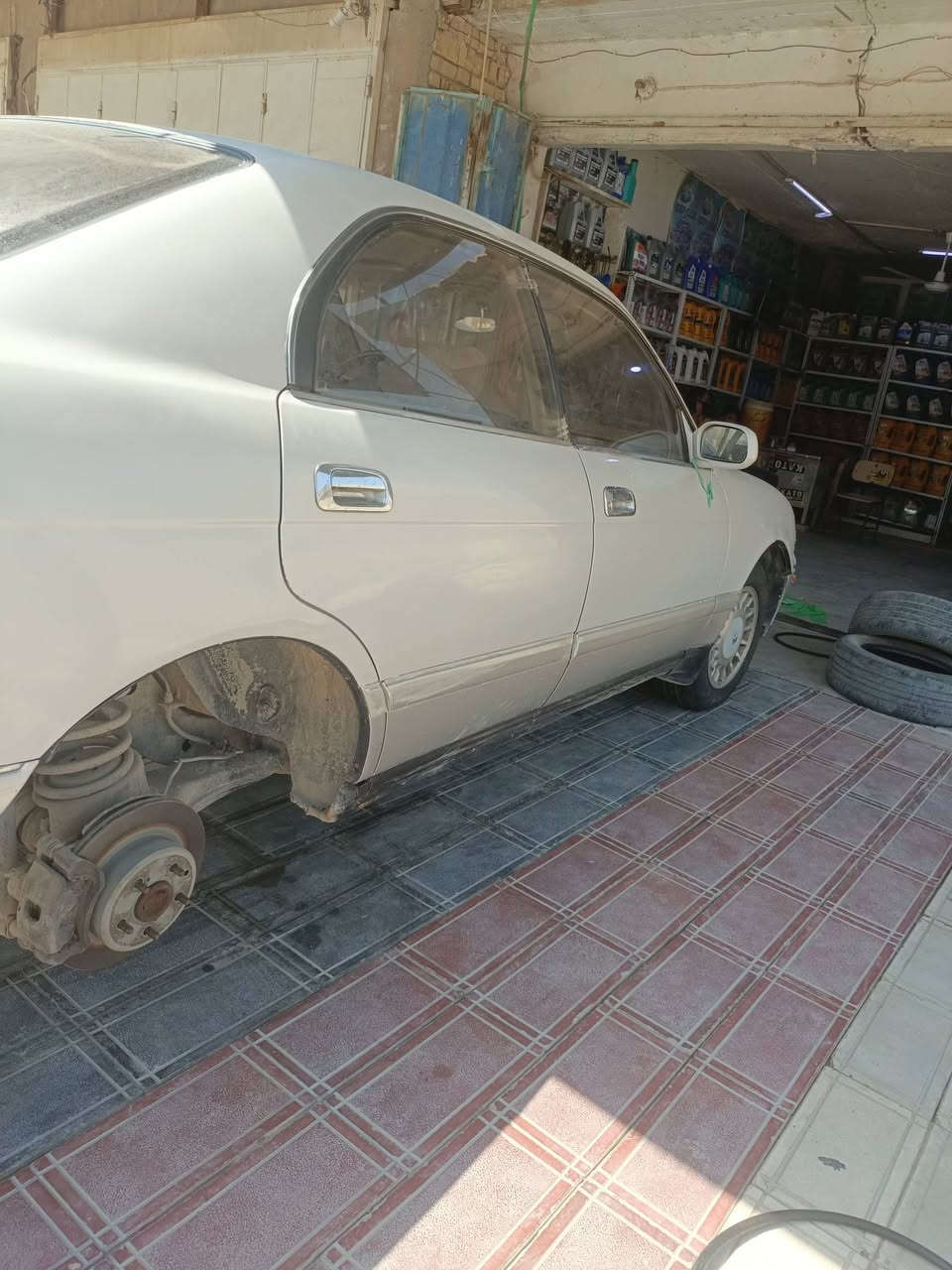 سلام عليكم  سيارة  بطه البيع موديل 92محرك ثنين ونص  رقمه بغداد  سيارة  جاهزه مكان  ذي قا ر  شطره سعره نتصل عله  هاذه رقم  *********** او *********** متواجد  يوميه  سيارة  خير  من الله  بس شغل وطلع وباقي تفاصيل نتصل وبيك خير  و تدلل
