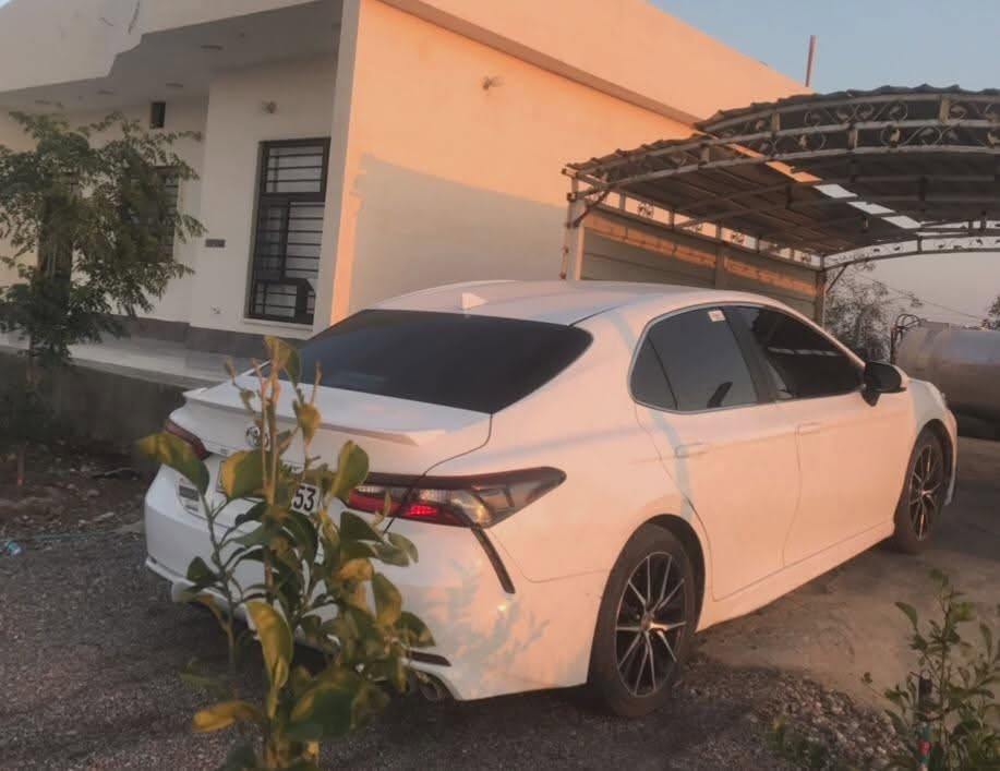 السلام عليكم
كامري 2021 الضرر جاملق وباب وبيها شويا بل جنطه 
المكان بيجي السعر 175 وبيها مجال الاستفسار 
***********
