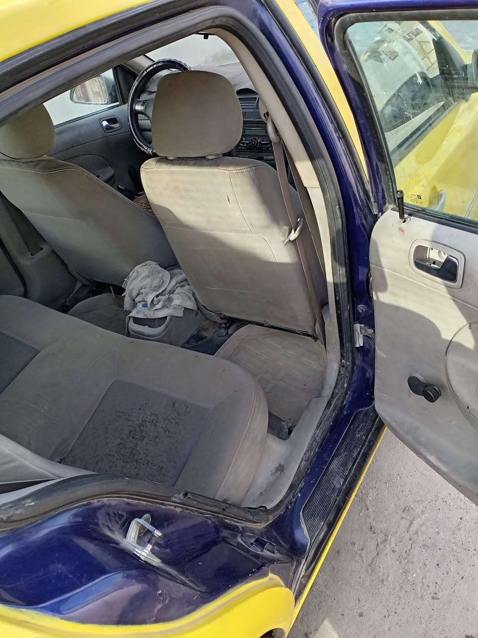 سيارة شوفرليت كوبلت ٢٠٠٧ رقم نينوى محرك وكير كورلا تماتيك شرط التحويل فقط كابون بانزين بيها الشرعي داخل الموصل السعر ٣٥ ورقة وبيها مجال الاتصال على الرقم ***********
