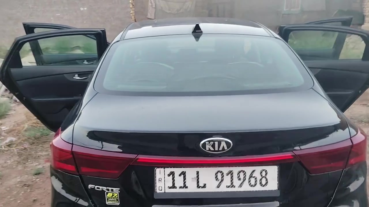 السلام عليكم 
كيا فورتي 19 
كير cvt كايم 
مكينه 2000 دوش 
رقم بغداد انكليزي بسم ابن اخوي شرط التحويل
تبريد ثلج 
هزه بيه 
صور الحادث جوه 
التواصل.   ***********
السعر 110
المكان بابل حله
