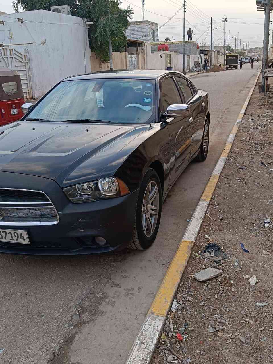 سلام عليكم
جارجر مديل  2012
 حادثه جاملغ امامي فقط تعمير بدون دواخل 
السياره جاهزه وخير من الله 
مكينه وكير قبل فتره شادهم 
ماشيه 177 حقيقي 
اكسن جديد 
تخم تاير جديد
منضمومة تبريد جديده 
منضومة زنون شمسي 
بسمي ثاني يوم تحويل 
مكاني العماره مركز 
***********
