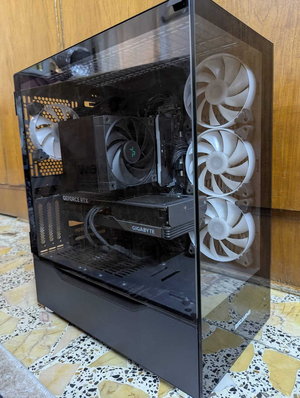 السلام عليكم 

GPU: RTX 4070 12GB GIGABITY Windforce OC 3FAN

CPU: RYZEN 7 5800X

COOLER: DEEPCOOL AK620 DIGITAL 

M.B: ASUS TUF GAMING B450-PLUS II

RAM: CORSAIR VENGEANCE 16GB (2*8) 3600Hz

M.2 NVME: LEXAR NM620 1TB

PUS: FSP HYDRO G PRO 1000W GOLD 

CASE: ESGAMING SEAVIEW X02

كل كراتين القطع موجودة
سعر مليون و نص 1500
مكاني بغداد


**إذا كنت صاحب هذا الإعلان وتريد حذفه لأي سبب، رجاءا أرسل رسالة إلى الدعم الفني**