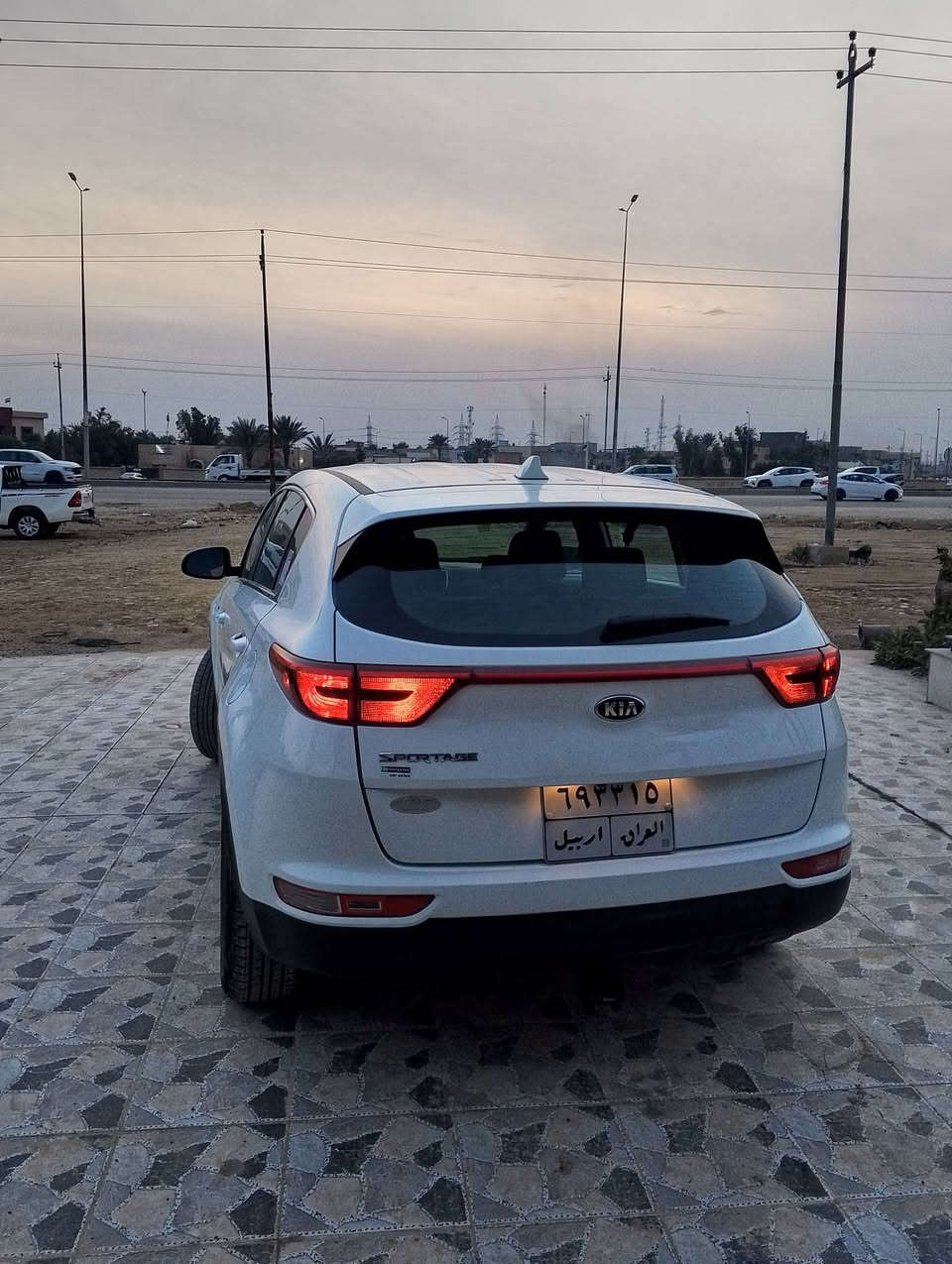 السلام عليكم سبورتج للبيع موديل 2019 سياره جديده مكينه وكير كفاله سياره تخم تاير جديد تبريد ثلج السياره كلش حلوه وجاهزه زنون السياره ماشيه 83 سياره جاهزه رقم اربيل  سعر130 وبيها مجال المكان واسط العزيزيه رقم الهاتف ***********. 🚘
