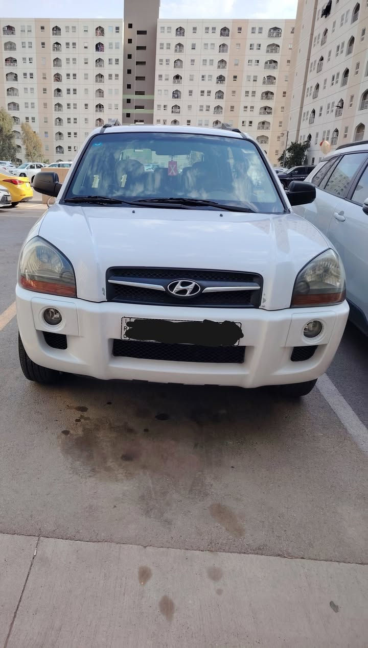 السلام عليكم
توسان موديل 2010 
محرك 2000
ماشية 111 الف حقيقي 
رقم نكليزي سنوية لحد 2030  
صدر تبريد محرك كير خير من الله بلادي
تخم تاير وباتري جدد 
5 ويل كب 
شاشه 
كلين بدون صبغ او ضربة ما عدا بارد يم البكلايتات اثنيهن على كد اصبع والسونار موجود والدعاميات مصبوغة  السيارة نظيفة بمعنى الكلمه ما شاء الله 
للاستفسار الاتصال على الرقم *********** 
مكان السيارة بسماية 
رجاء اني مكلف بالنشر
