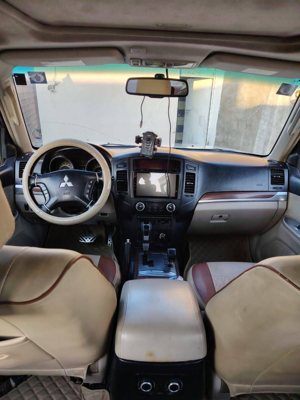 السلام عليكم باجر 2009 حبتور مواصفات الحبتور معروفه ما يحتاج واحد يشرح تخم تاير 7 راكب 3 قطع تبريد السياره حلوه مابيها اي ضربه محدثه 17 بيها  تكحيل فقط تعال وشوف بعينك السعر 125 وبيها مجال للطيبين والله الف دينار ما ذب عليها رقم الهاتف بي وتساب ***********
