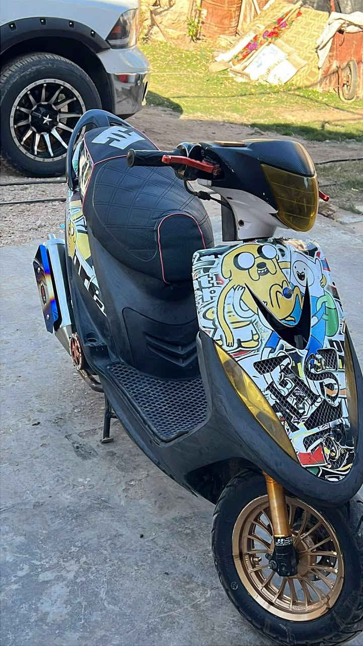 السلام عليكم درجه ماكس عدلة تزويد بلادي مكينة 49 ما مفتوحة كهربائيات كلها شغالة خير من الله الدراجة سعرها 800نظيفة ومكينة خاصة مكان حله بيع أوانزوي ***********
