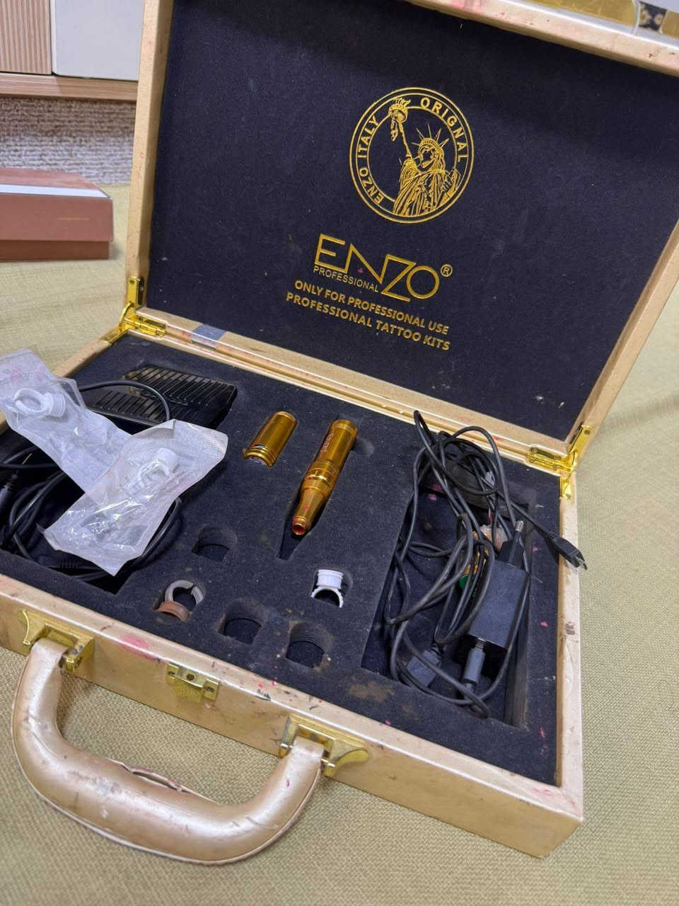 السلام عليكم اغراض للبيع
جهاز ليزر ازالة شعر فلبس
جهاز ليزر ازالة تاتو ووشم وتقشير كاربوني
جهاز تقشير ماسي تنظيف بشرة
جهاز تاتو
جهاز تنحيف رياضي  هزاز
برمن مال شعر
كاوية سشوار شعر


**إذا كنت صاحب هذا الإعلان وتريد حذفه لأي سبب، رجاءا أرسل رسالة إلى الدعم الفني**