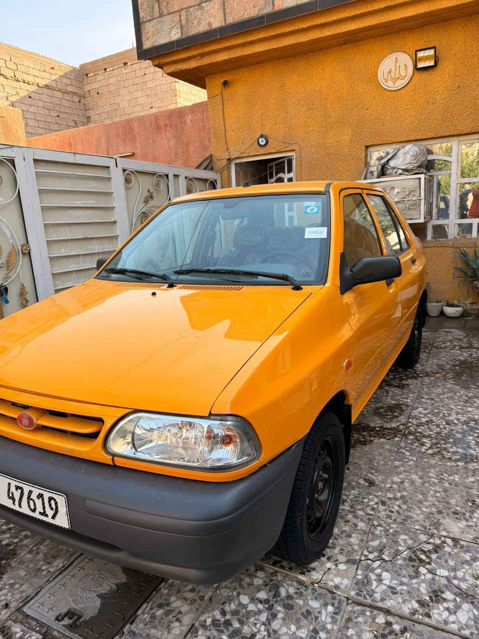 سلام عليكم حبايب سايبة موديل 2025 بعدهة على وضع شركة ماشية  17 الف كفالة عامة من صبغ وتبديل.سعر 74 قفل من الخير  رقم بغداد غاز بانزين *********** العنوان بغداد
