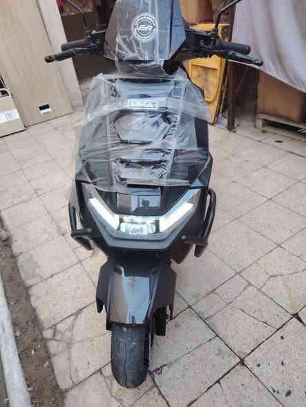 السلام عليكم دراجة2025
6 بطاريات كبيره ملف 2000

بصمه تشغيل عن بعد 

انذار سرقه 

قفل ستيرن

بريك هيدروليك 

اللايت عالي ناصي 

بيها نظام R بك 

مدرعة بالكامل

الشحنه الوحده تمشيك 50 كيلو

سرعتها ٨٥ حقيقي ٧٥ 

السعر 1.050.000 مليون وخمسين ألف

بيها مجال قليل

الدراجه صار 15 يوم من ماخذه بعدها جديده اي شخط مابيها 

العنوان بغداد ابو دشير او  المنصور 

الرقم ***********
