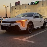 للبيع كي فور موديل 2025 فول موصفات جيتي لاين بنرامه بصمه تحكم جهتين حا...