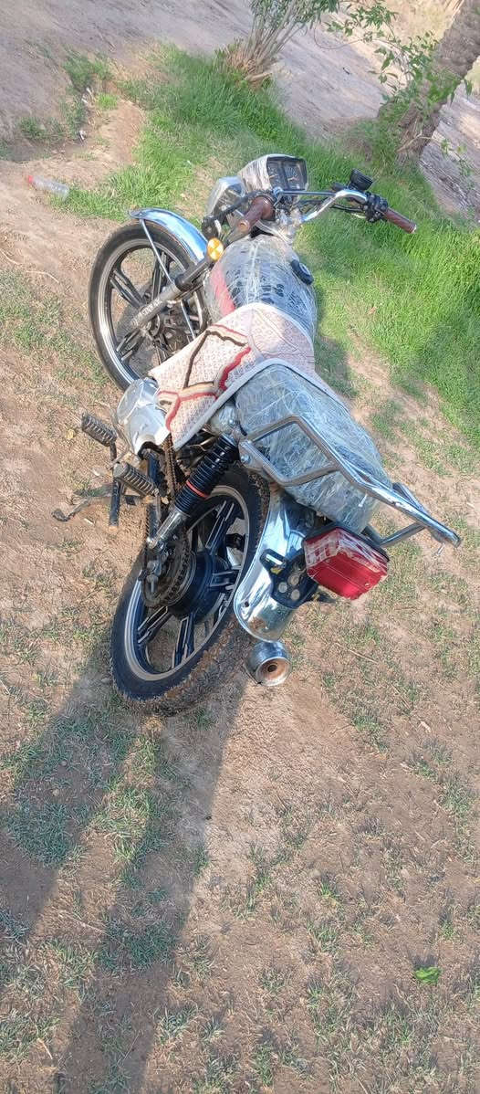 سلام عليكم دراجة سفوان البيع5كير  موديل 2024 دراجة مامفتوح محركة دراجة نضيفة دراجة كلك كلك مكاني طوريج الخيرات ***********بي وتساب السعر 425وبيه مجال الطيبين
