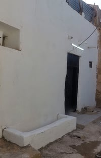 مصلى ملا عثمان • ١٥٠م • غرفتين