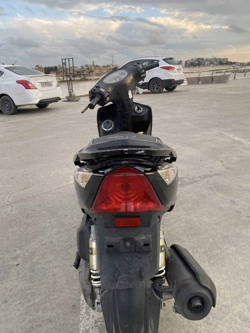 سلام عليكم 
دراجه ثعلب للبيع شوفت عينكم النظافة الدراجه كلشي شغال بيه كهربائيات اشاير عداد بل كامل شغال دبلات كله شغاله 
فقط بية خيط تبخير الدراجه شغال نكره سلف 
السعر 450 قفل مكاني كاظمية 
رقمي ***********
