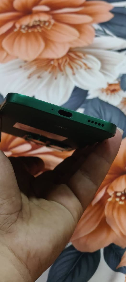 سلام عليكم هونر اكس 5بي مبايل شرط مامفتوح جلخ مابيه كرتون غراض كامل ذكره 512 بس بيه طبع بل شاش خفيف سعرو 250بي مجال بصيط شراي اتصل ***********
